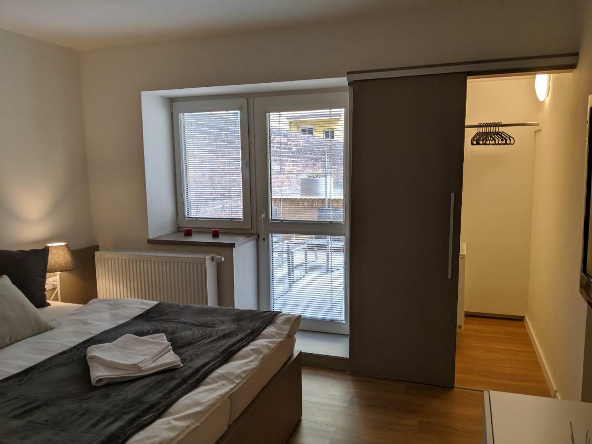 Ap 1 - Apartments 4U Brezinova "Overnight Simply" Hradec Kralove Exterior foto