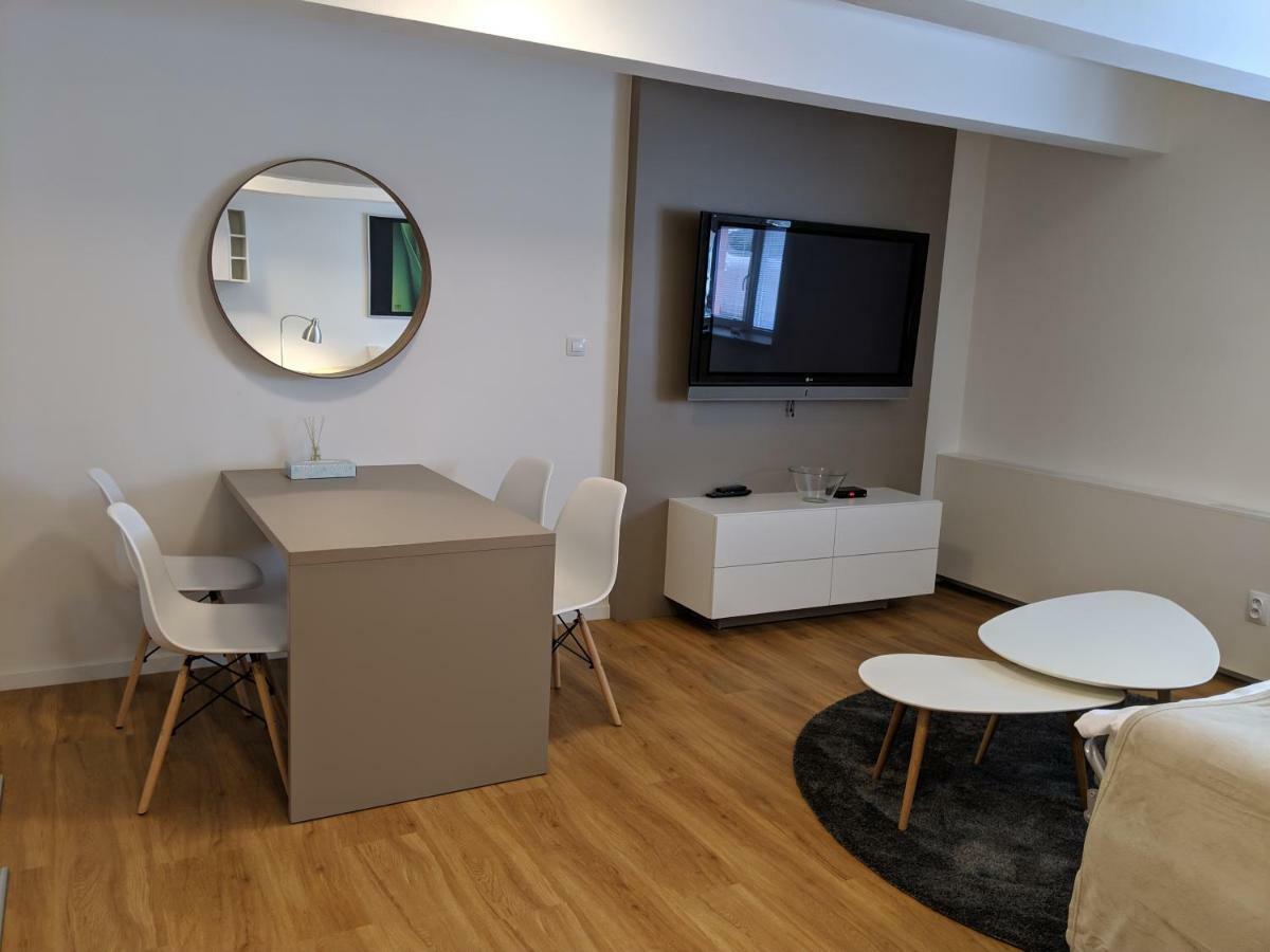 Ap 1 - Apartments 4U Brezinova "Overnight Simply" Hradec Kralove Exterior foto