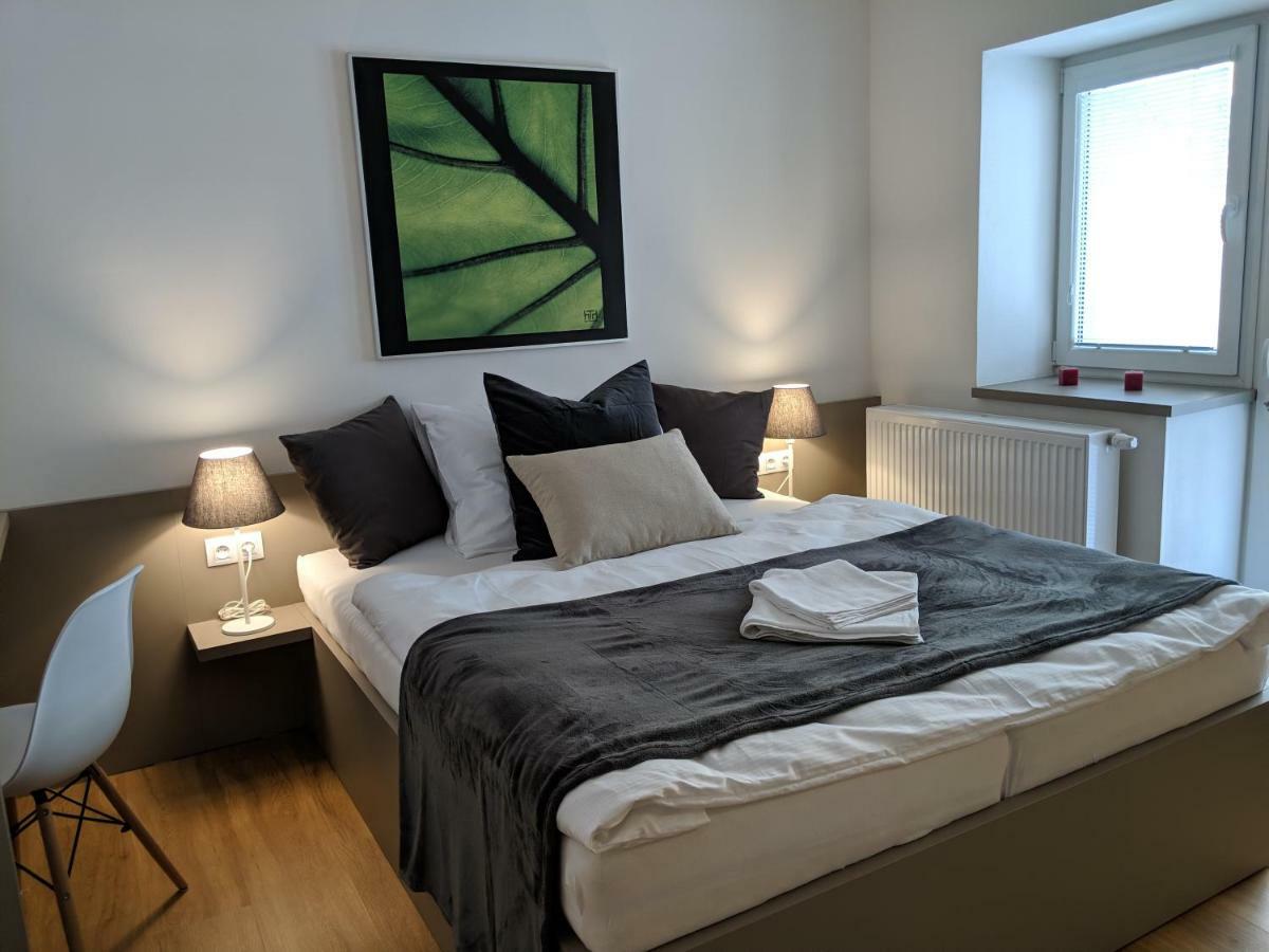 Ap 1 - Apartments 4U Brezinova "Overnight Simply" Hradec Kralove Exterior foto