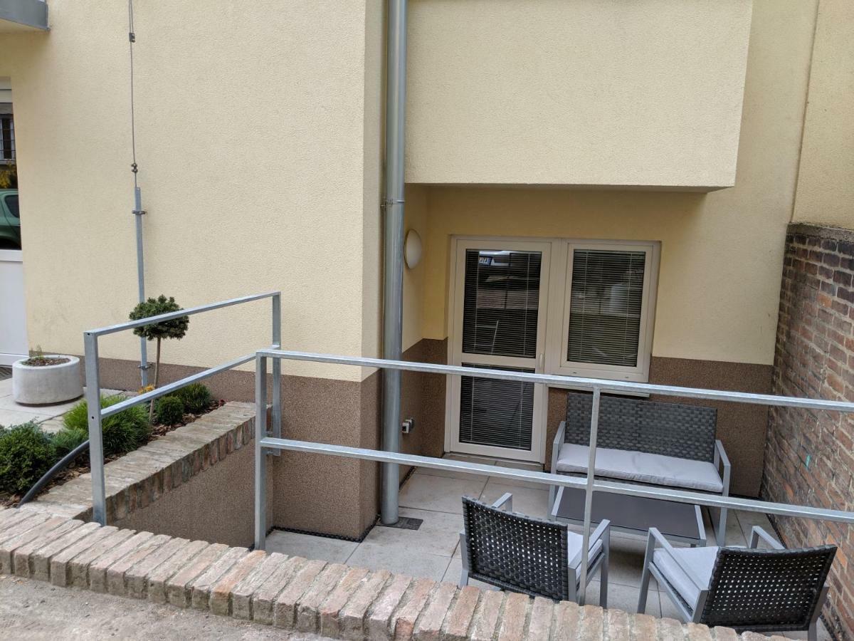 Ap 1 - Apartments 4U Brezinova "Overnight Simply" Hradec Kralove Exterior foto