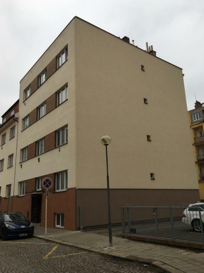Ap 1 - Apartments 4U Brezinova "Overnight Simply" Hradec Kralove Exterior foto