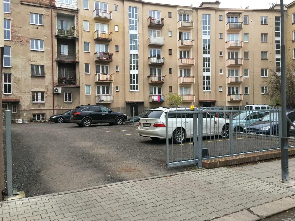 Ap 1 - Apartments 4U Brezinova "Overnight Simply" Hradec Kralove Exterior foto