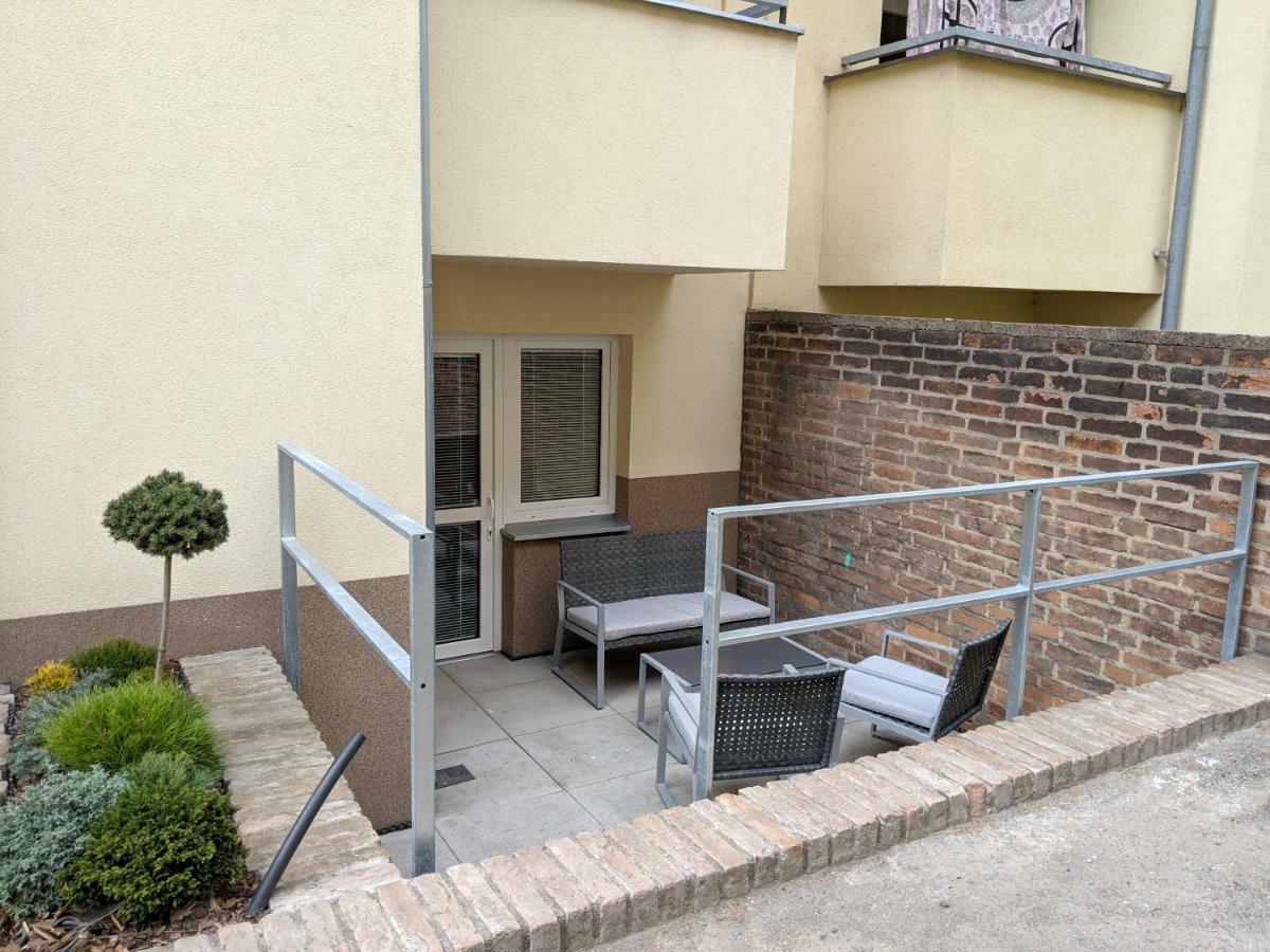 Ap 1 - Apartments 4U Brezinova "Overnight Simply" Hradec Kralove Exterior foto